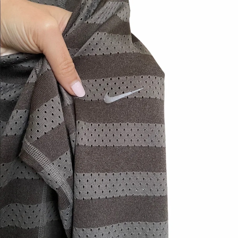 Nike Epic Stripes Crewneck Top